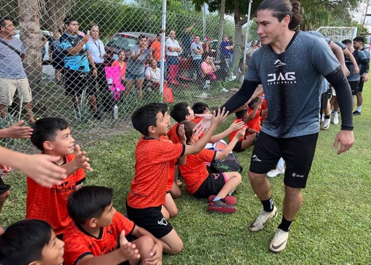 Convive Club Correcaminos con niños futbolistas de Ciudad Victoria