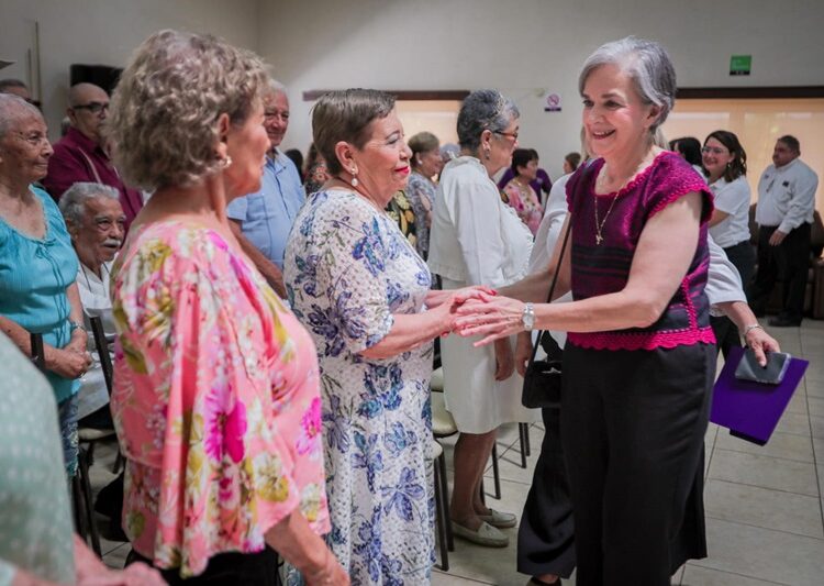 Inaugura María de Villarreal la Semana del Adulto Mayor 2024