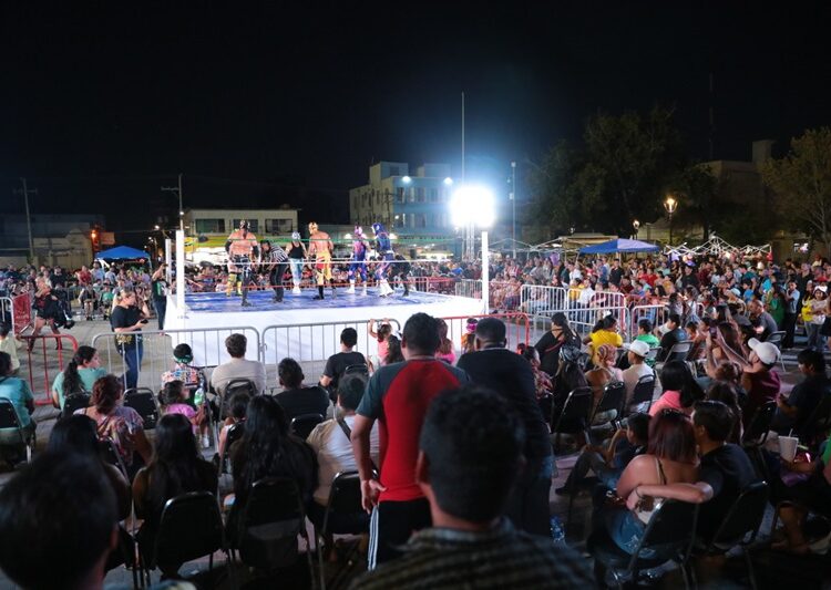 Disfrutan jóvenes neolaredenses de 2.ª edición de IMJUVEMANÍA