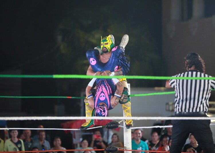 Disfrutan jóvenes neolaredenses de 2.ª edición de IMJUVEMANÍA