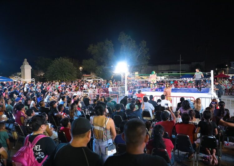 Disfrutan jóvenes neolaredenses de 2.ª edición de IMJUVEMANÍA