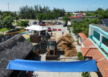 Dota COMAPA Altamira de servicio de drenaje a zona gastronómica