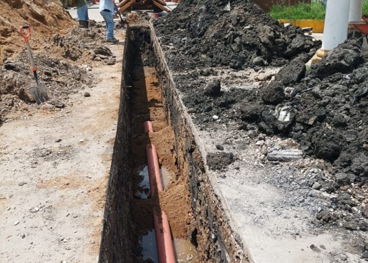 Dota COMAPA Altamira de servicio de drenaje a zona gastronómica