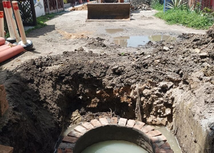 Dota COMAPA Altamira de servicio de drenaje a zona gastronómica