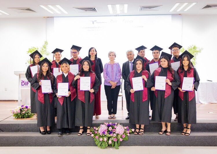 Entrega DIF Tamaulipas nueva generación de profesionales en Terapia Física
