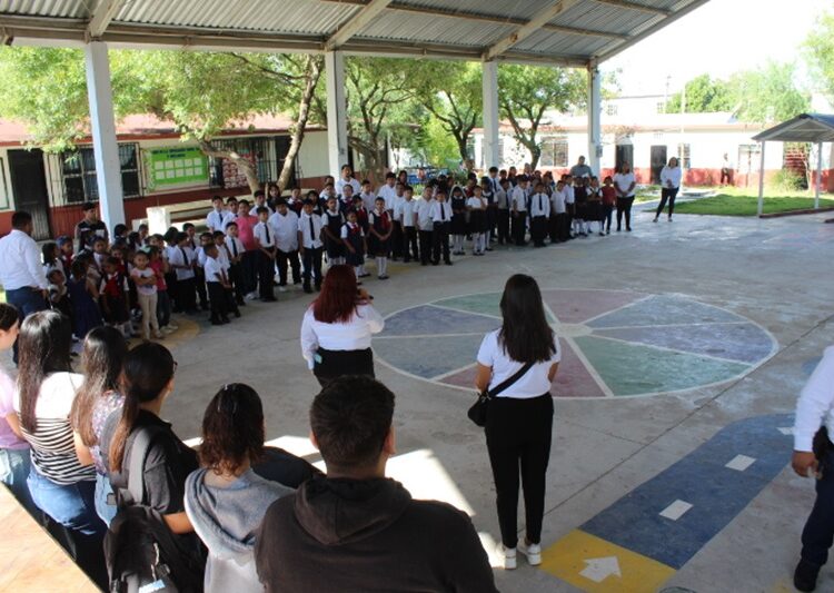 Entrega la UAT material escolar a estudiantes de primaria en Río Bravo