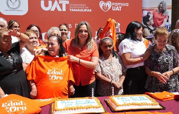 Festeja UAT al club universitario Edad de Oro en el ‘Día de los Abuelitos’
