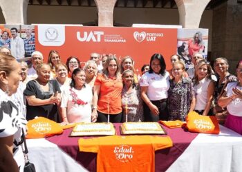 Festeja UAT al club universitario Edad de Oro en el ‘Día de los Abuelitos’