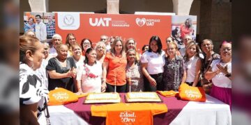 Festeja UAT al club universitario Edad de Oro en el ‘Día de los Abuelitos’