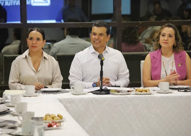 Fortalecen Municipio y CANACO Victoria vínculo de colaboración