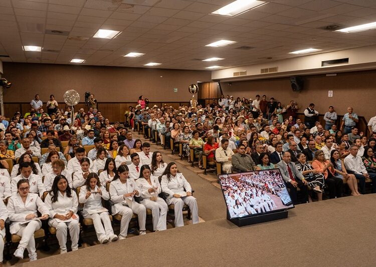 Gradúa la UAT nuevos profesionales de medicina veterinaria