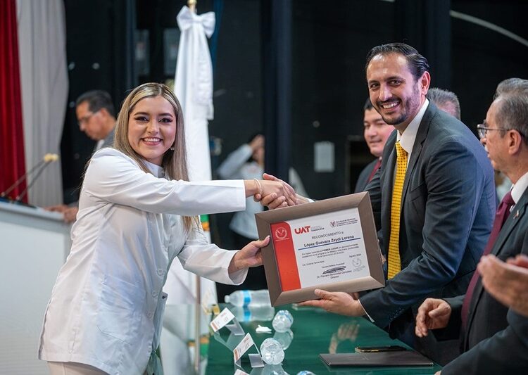 Gradúa la UAT nuevos profesionales de medicina veterinaria