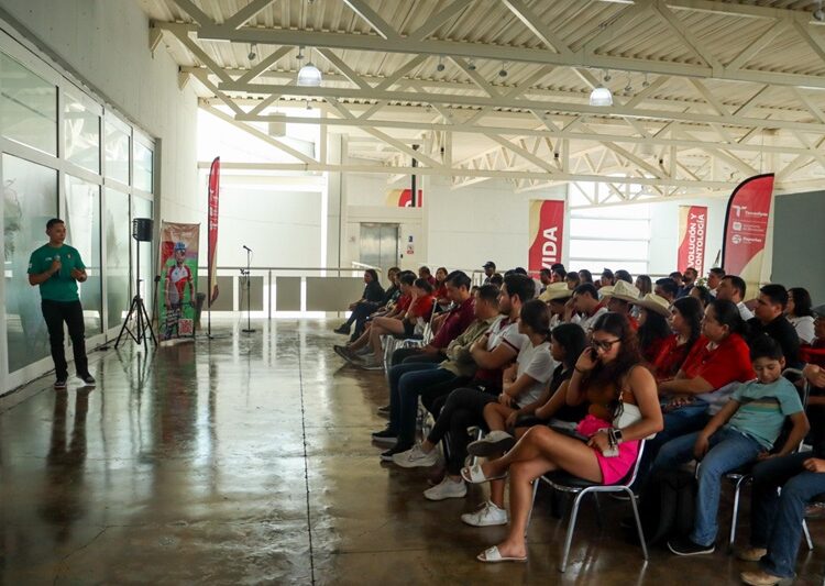 El olímpico Edson Ramírez realiza charla de motivación a atletas tamaulipecos