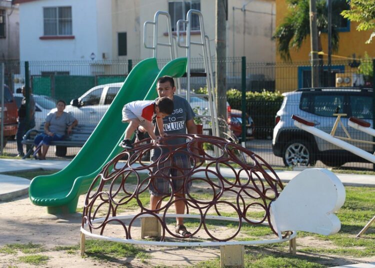 Inaugura AMM rehabilitación de parque deportivo en el Fracc. San Ángel