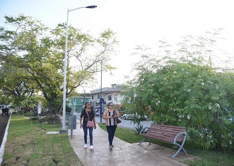Inaugura Chucho Nader moderno parque lineal en la Morelos