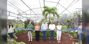 Inauguran Chucho Nader y Aída Féres de Nader nuevo orquideario en el Vivero Municipal
