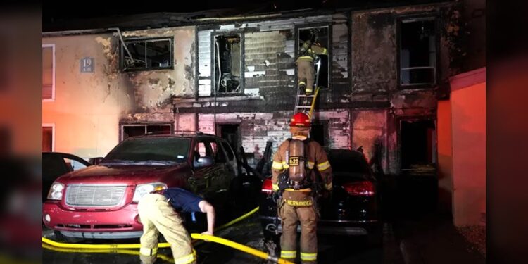 16 adultos y 4 niños desplazados por incendio en apartamento en El Paso TX