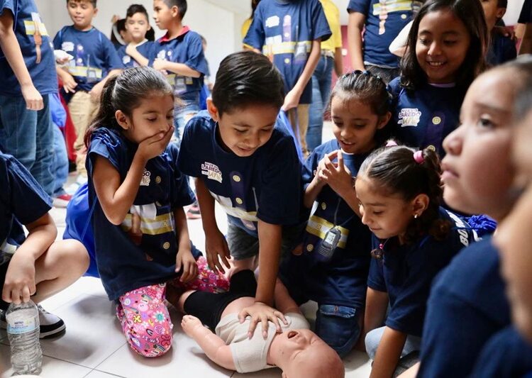 Inician 50 niños y niñas divertido campamento “Bombero Kid”