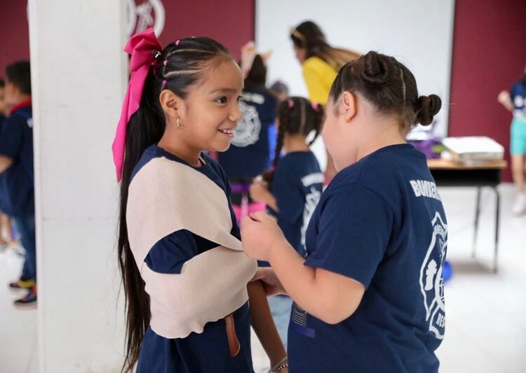 Inician 50 niños y niñas divertido campamento “Bombero Kid”