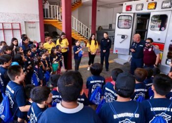 Inician 50 niños y niñas divertido campamento “Bombero Kid”