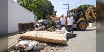 Lleva Chucho Nader jornada de limpieza a la colonia Unidad Modelo