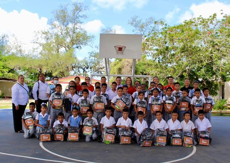Lleva UAT colecta de útiles escolares para estudiantes del sector rural