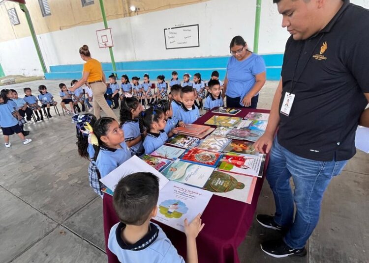 Llevan Biblioteca Itinerante al jardín de niños “Lidia Ángela Ramírez Hernández”