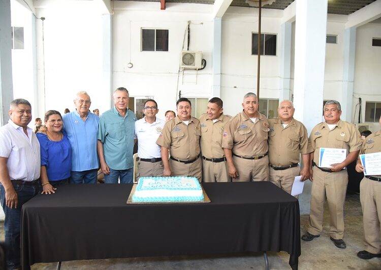 “Los bomberos son héroes de toda la vida”: Chucho Nader