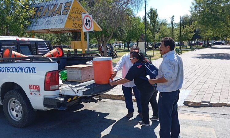 Mantiene Gobierno de NLD puntos de hidratación por altas temperaturas