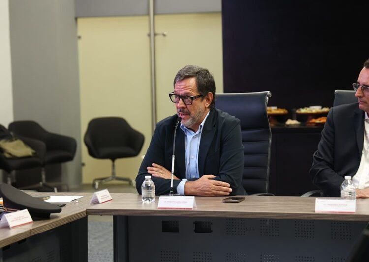 Participan ejecutivos de FEMSA en reunión de seguridad con AVA y reconocen avances