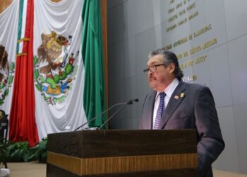Rector de la UAT Dámaso Anaya da bienvenida a estudiantes