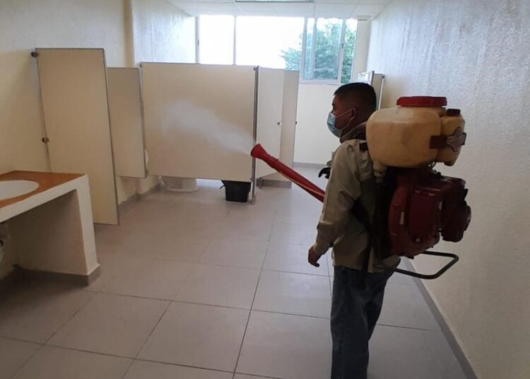 Procura la UAT espacios sanitizados para el retorno a clases de universitarios