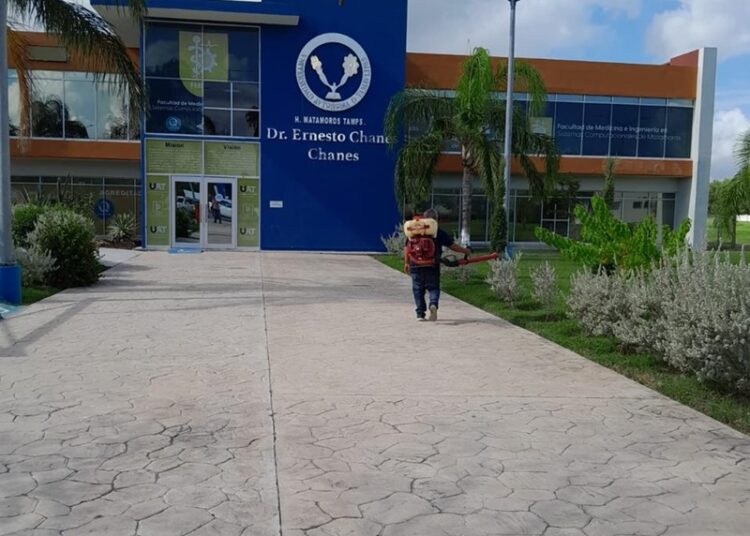 Procura la UAT espacios sanitizados para el retorno a clases de universitarios