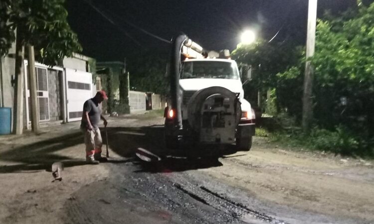 Realiza COMAPA Altamira desazolve de pozos de visita en diferentes sectores