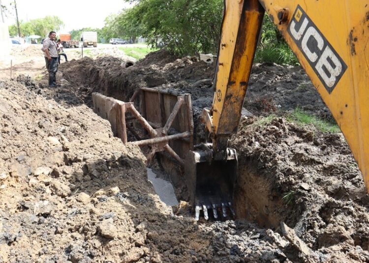Realiza COMAPA Altamira trabajos de reposición de colectores hidrosanitarios