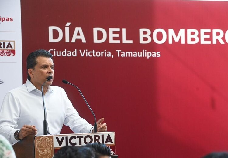 Reconoce y celebra Eduardo Gattás a personal del H. Cuerpo de Bomberos