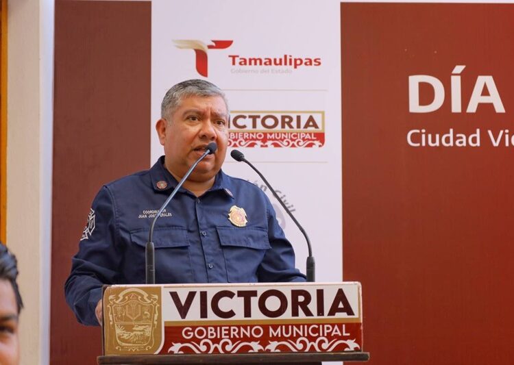 Reconoce y celebra Eduardo Gattás a personal del H. Cuerpo de Bomberos