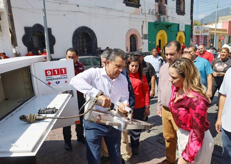 Reconoce y celebra Eduardo Gattás a personal del H. Cuerpo de Bomberos