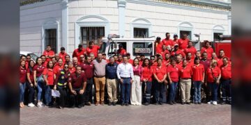 Reconoce y celebra Eduardo Gattás a personal del H. Cuerpo de Bomberos
