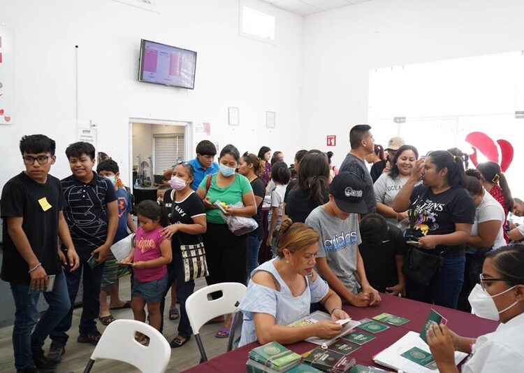 Responden familias a campaña de vacunación del Sistema DIF y Jurisdicción Sanitaria 5