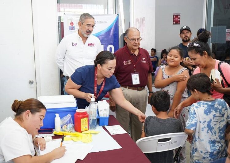 Responden familias a campaña de vacunación del Sistema DIF y Jurisdicción Sanitaria 5