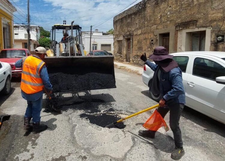 Restauran Municipio y Gobierno del Estado más 3,950 m2 de pavimento