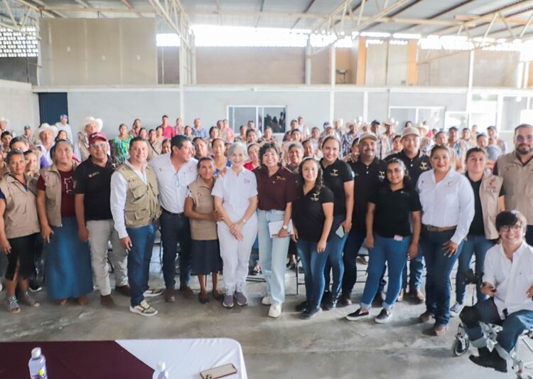 Respaldan DIF y SEBIEN afectados por tormenta Alberto