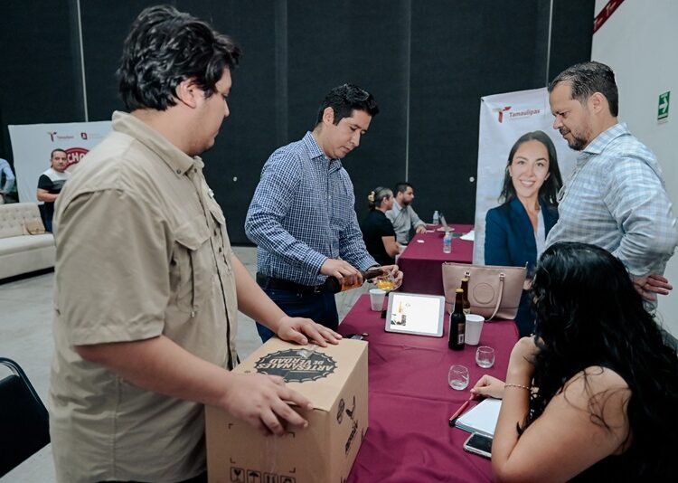Realizan con éxito 1ª Mesa de Negociación entre empresarios locales y tienda GranD