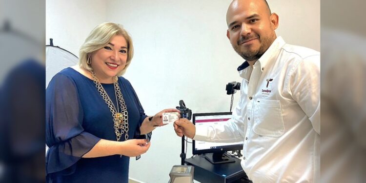 Invita Adriana Lozano a tramitar Licencia de Conducir para Automovilista