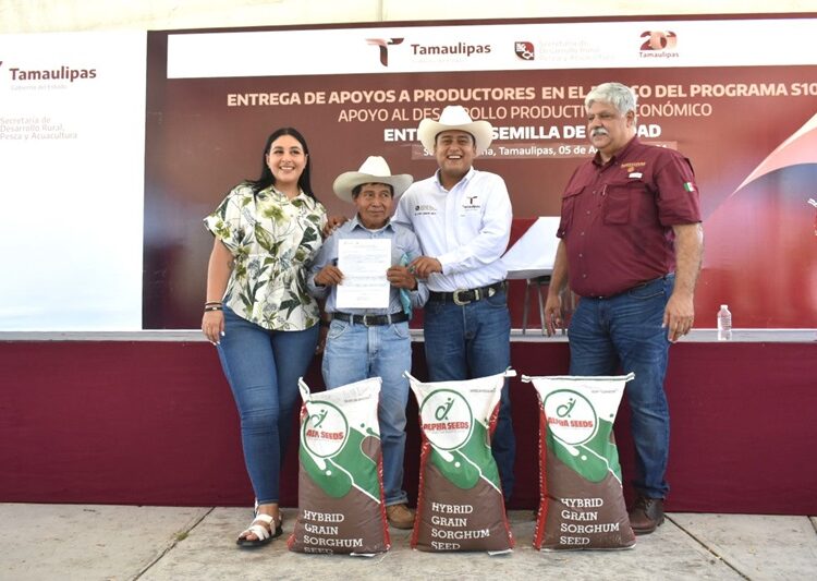 Reciben productores agrícolas de Soto la Marina semilla de sorgo y maíz