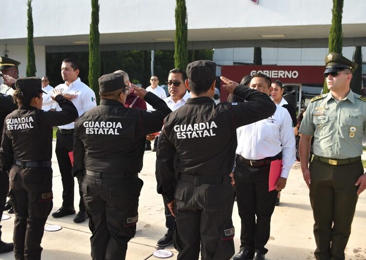 Entrega SSPT constancias a egresados del Curso de Análisis y Procesamiento del Lugar de los Hechos