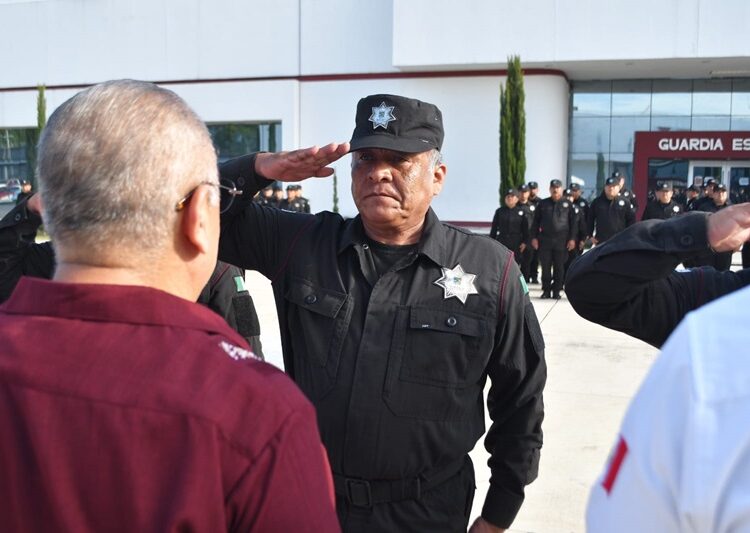 Entrega SSPT constancias a egresados del Curso de Análisis y Procesamiento del Lugar de los Hechos