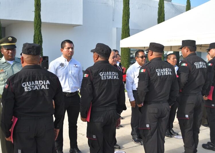 Entrega SSPT constancias a egresados del Curso de Análisis y Procesamiento del Lugar de los Hechos