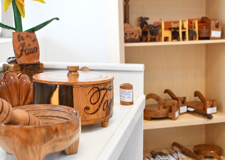 Realiza SSPT exposición itinerante de artesanías hechas en CEDES